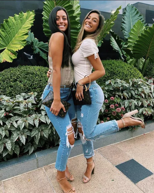 Love when they kick that leg up [2] by Gottagetthemhoes22