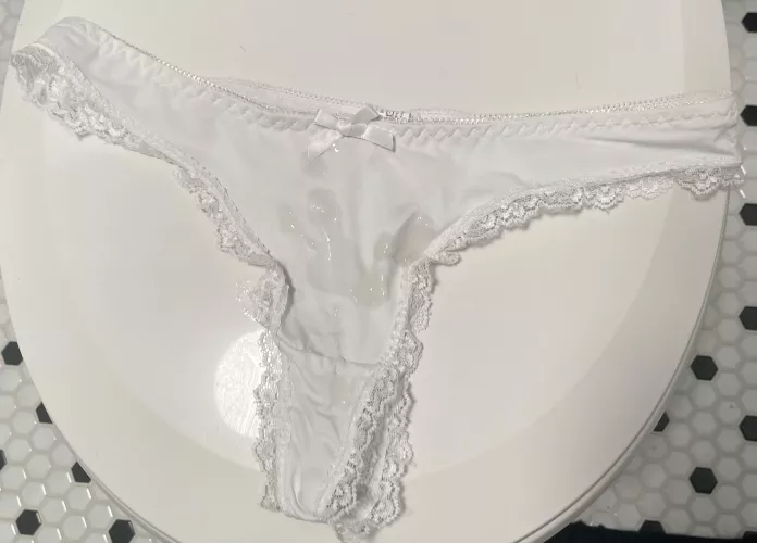 Lover her new thongs by Ruhroh734