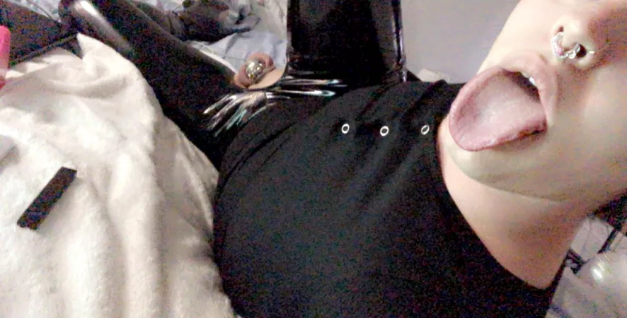 Loves these pants cuz my clitty can breath 🙈💕 by mickysissy