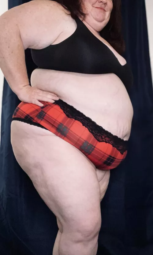 Lovin’ how my belly looks in this pic by SouthernSerenity42