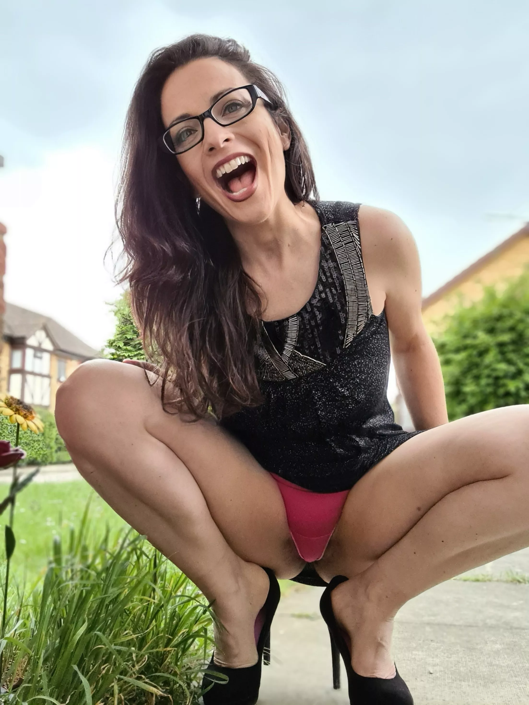 Loving a good tease, pinky pink for your delight 😊 💖 posted by Hotmilf_Rose