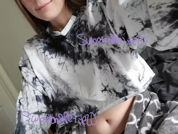 Loving baggy crop tops!! by sweetnpetite20