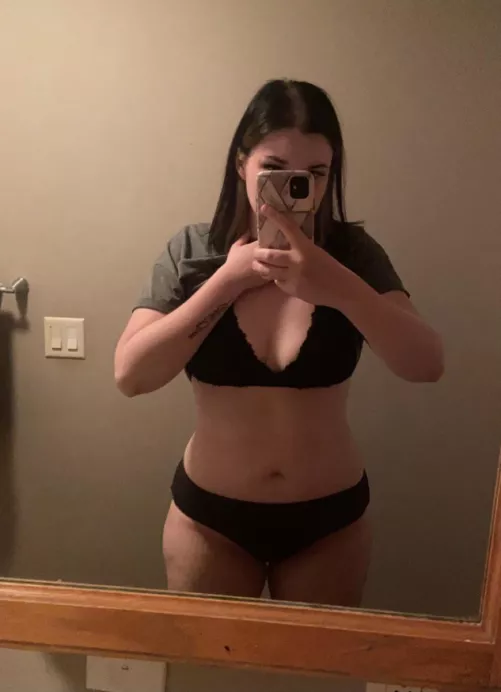 Loving my curves lately 😌 [f] by dom-ie