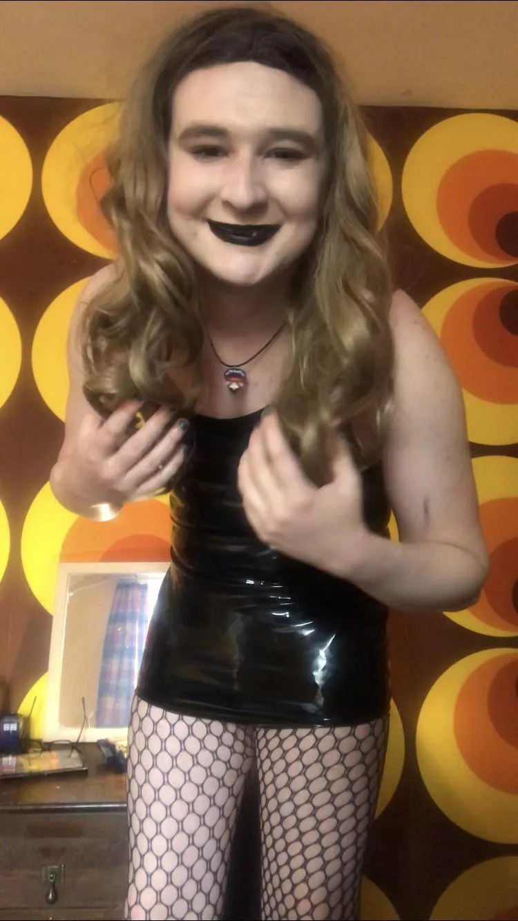Loving my new latex dress 🥰 posted by reujo4005