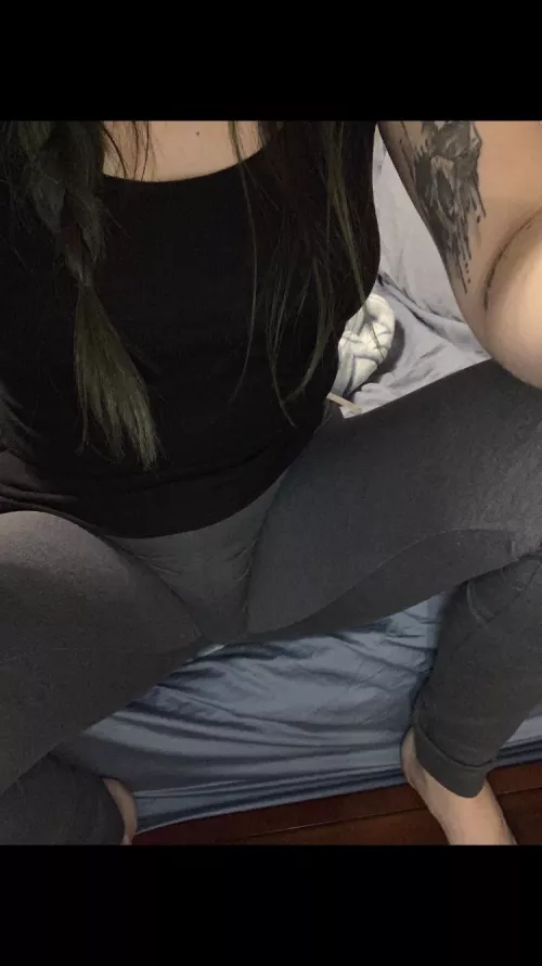 Loving my new leggings by zoey_wilde