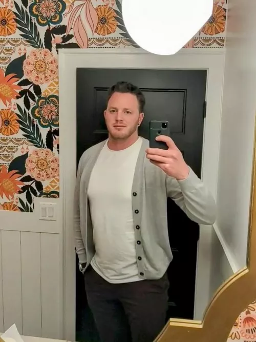 Loving sweater weather. by ZoeSlayer