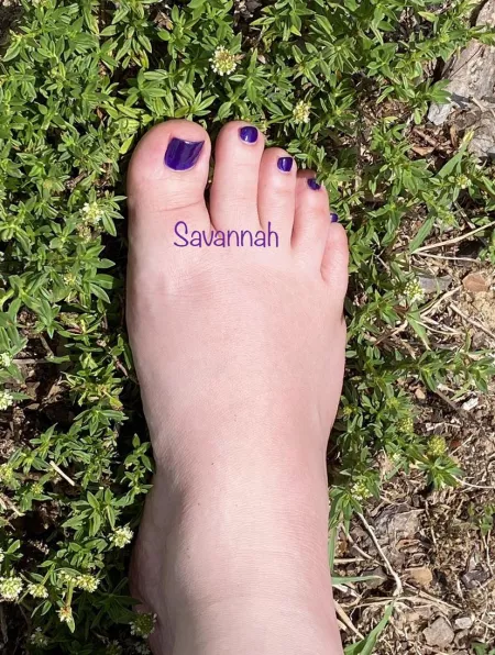 Loving the way my nail polish shines on this Sunny Saturday! ☀️ DMs open! 😋 by Savannahs_Feet