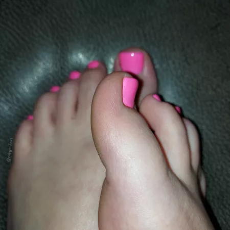 Loving this new colour! 🤩 by rubys_feet_