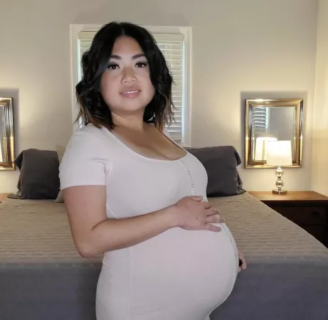 Loving this pregnant body of mine 😊 by missjeeyung