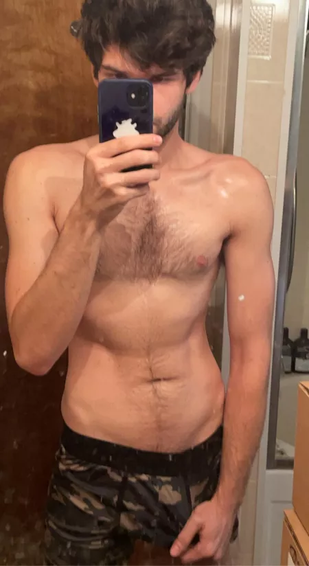 Loving this weather change but means I won’t be able to do shirtless yard work much longer by vern0nr0es