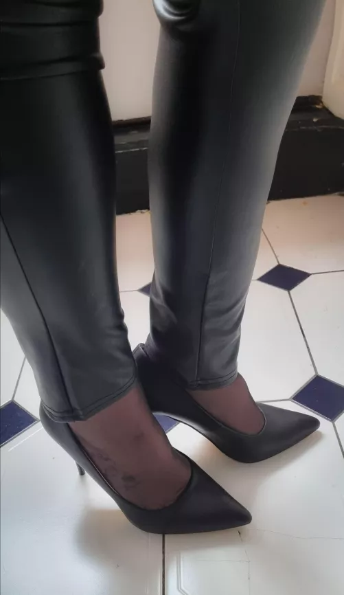 Low and sexy heels by nylonteese