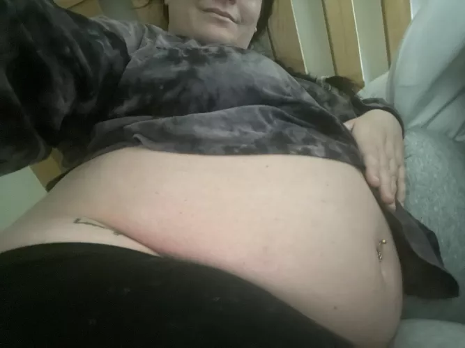 Low quality photo, high quality gut by curvagecaseyBBW