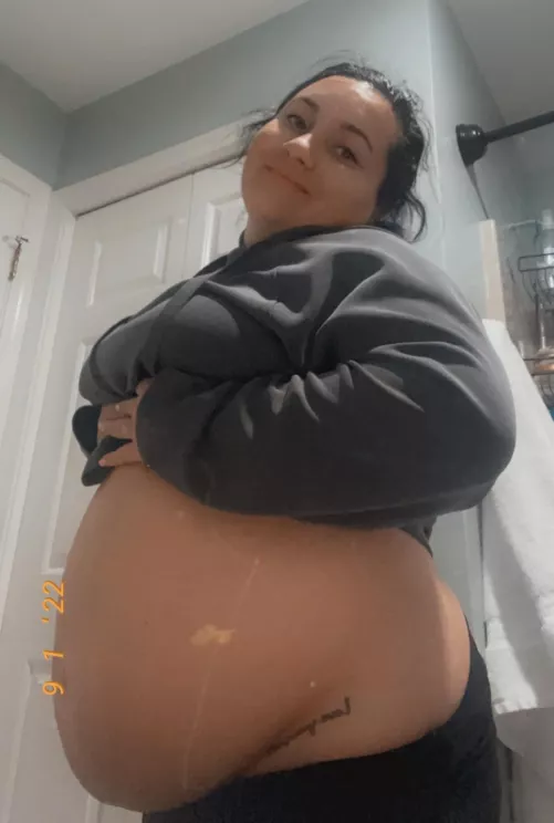 Low quality pic, high quality vacation gains 🥵 I can’t believe how much bigger I got in only 6 days! by curvagecaseyBBW