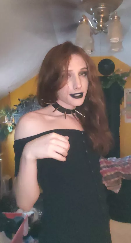 Low-key enjoy feeling feminine more than masculine.. at least when I'm feeling pretty. :^} by shyingsells