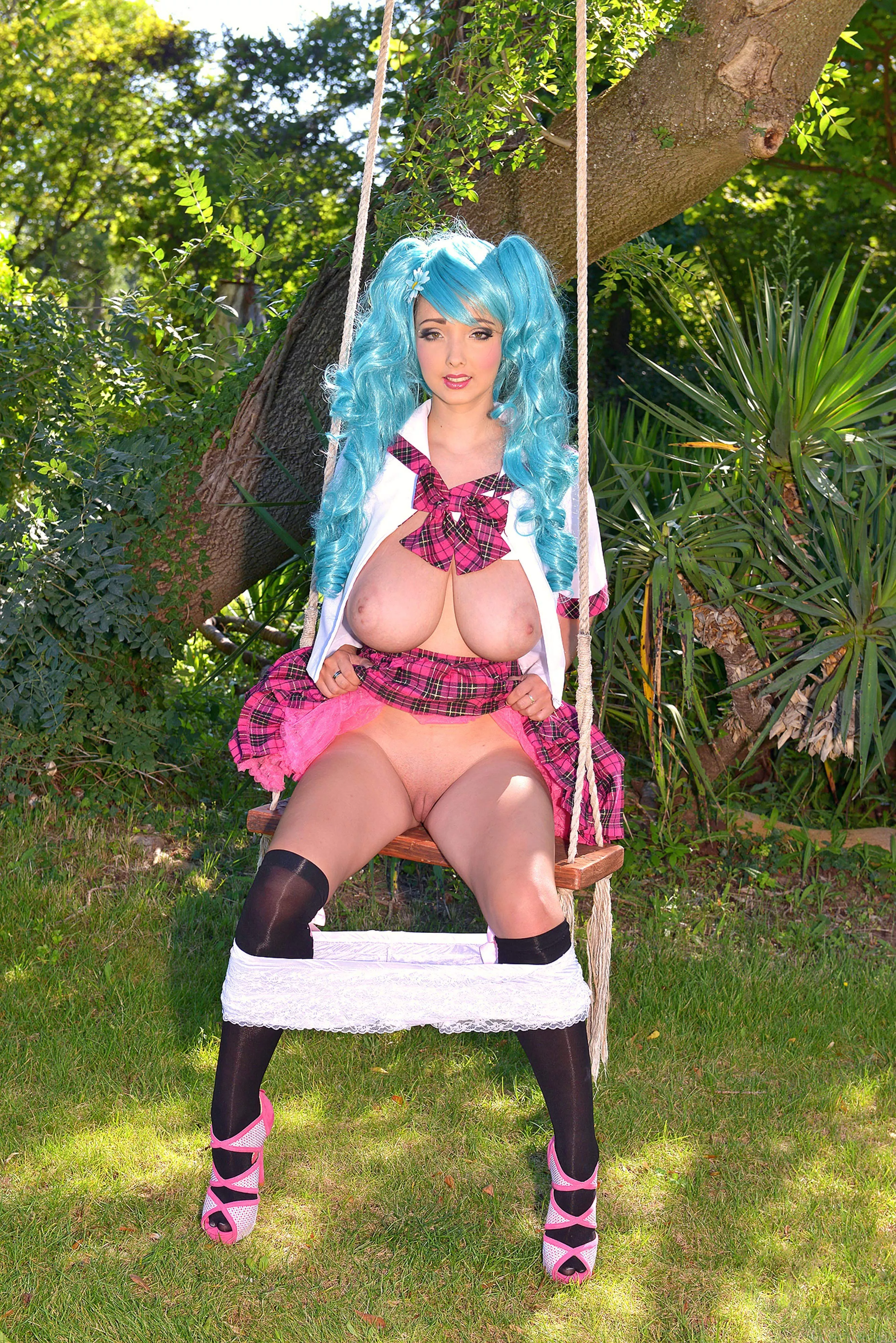 Lucie still hasn't figured out how to use Japanese toilets posted by serjamielannister