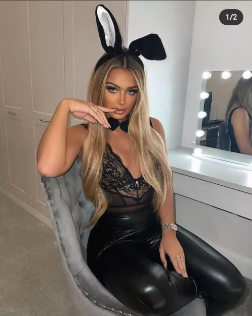 Lucinda is stunning 😍 by ElderberryHot6270