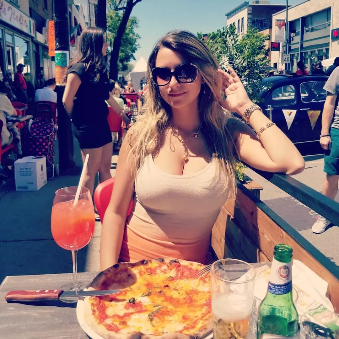 Lunch date posted by FizzyOrangeJuice