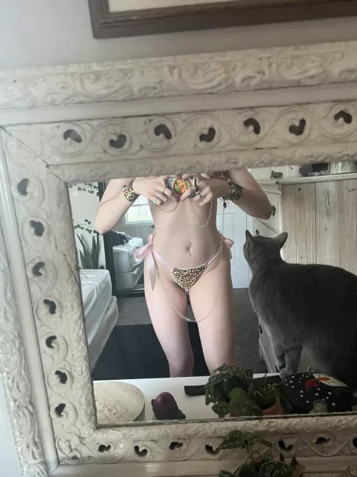 luv taking pics with my new iPhone <3 by theaurorajade