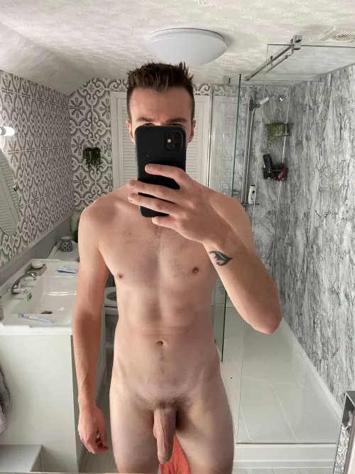 M. 24. 180lbs. 180cm. Thoughts? by hornyrunnerst3