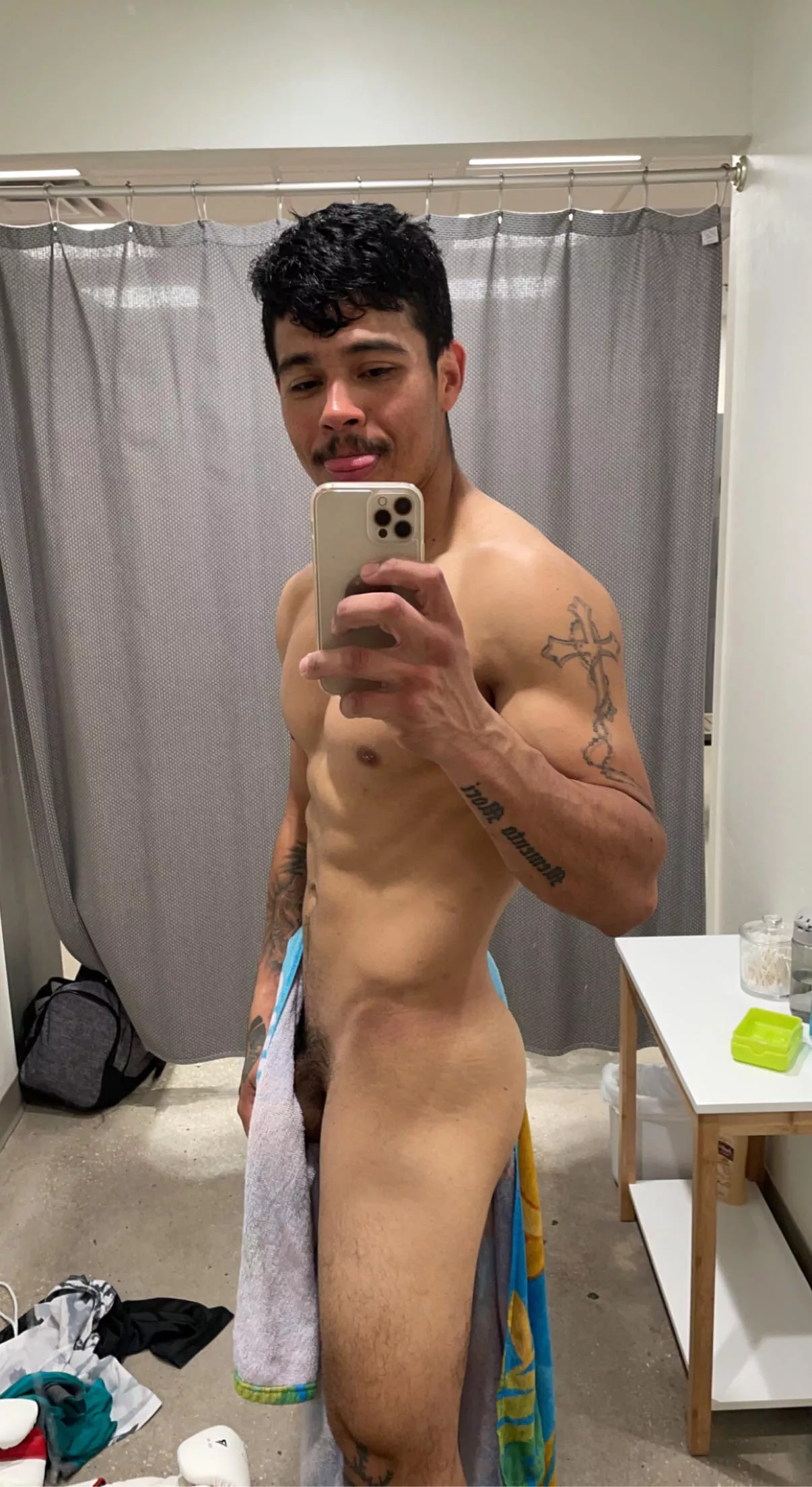 (M) 24/ 5’9”/160 lbs let me have it 😤 posted by SaulGarcia__