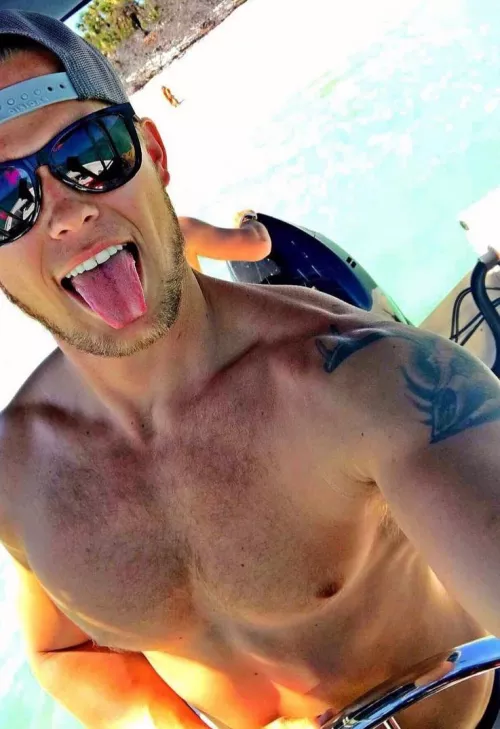 (M) 28 is the tongue too much? by Flimsy_Leadership633