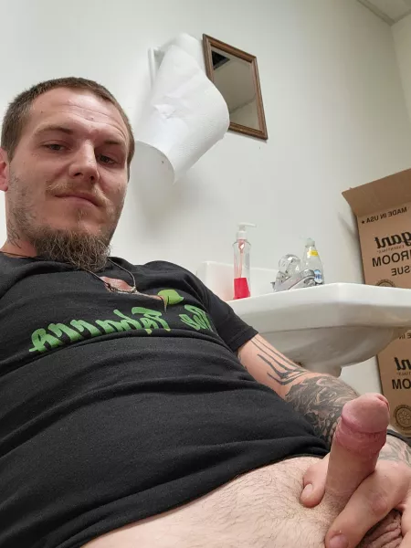 (M) 29 just your average guy at work by jdraper92