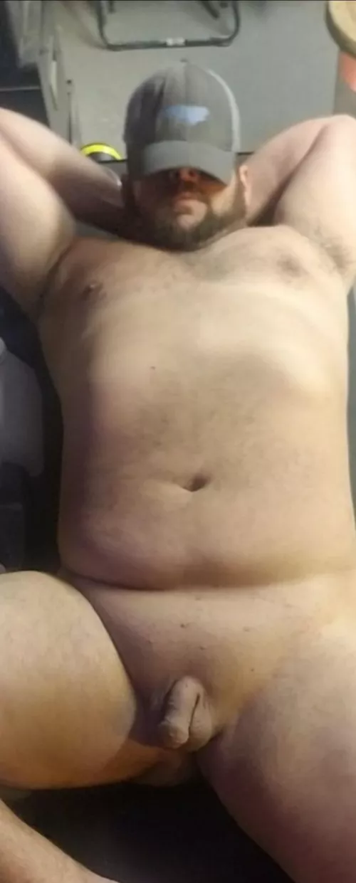 [M] 35, 270, 6'2 by NiceAndUncutCock