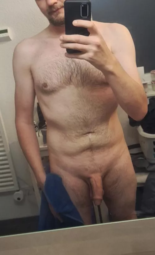 [M] 35, 78Kg, 183cm Just a regular guy. Would never call myself hot...but I am ok with myself. Sometimes. by Brand1330