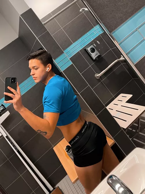 [m] 🤰🏾 by dylicious970