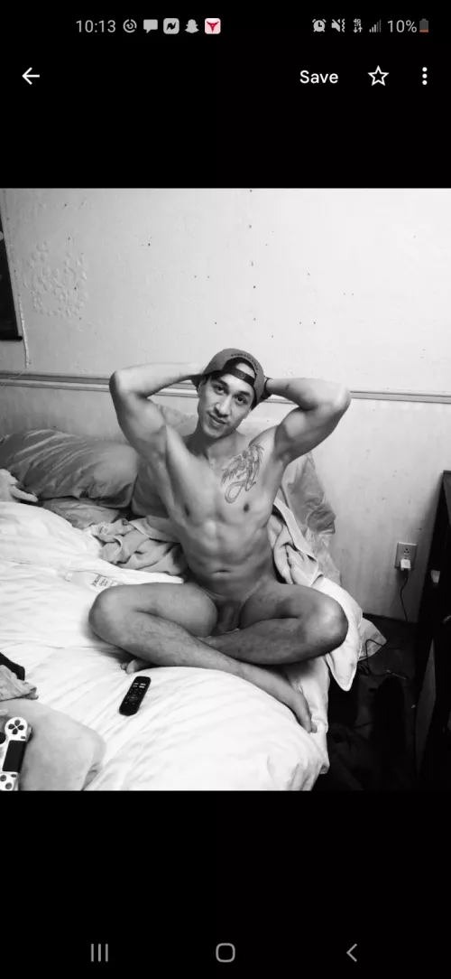 (M) Fiancee said she loved this pic I don't get it but hey whateves 😂 by Wonkerz1094