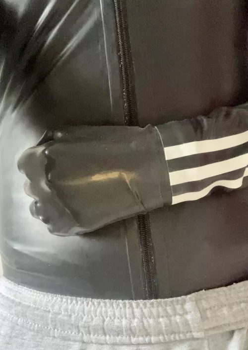 [M] Hi I’m new here :) it’s a latex and sweatpants kind of day 😎 by LatexfetishUK
