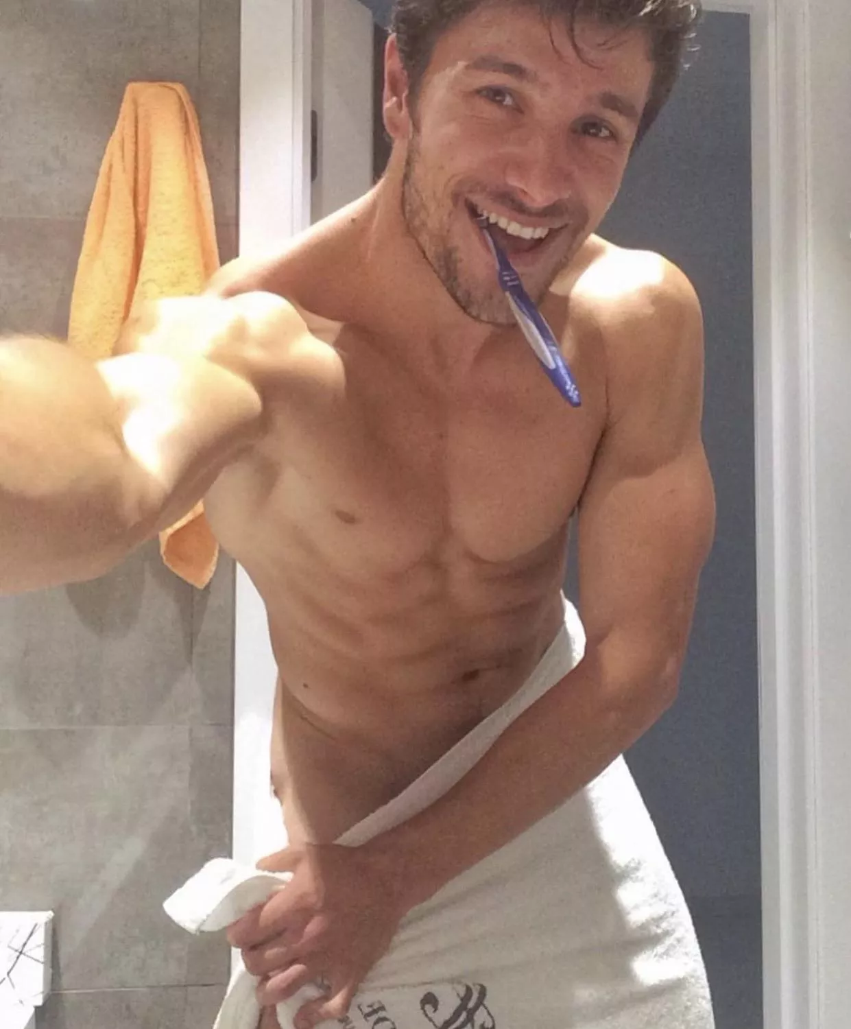 [M] how y’all doing? posted by whatevrr_10