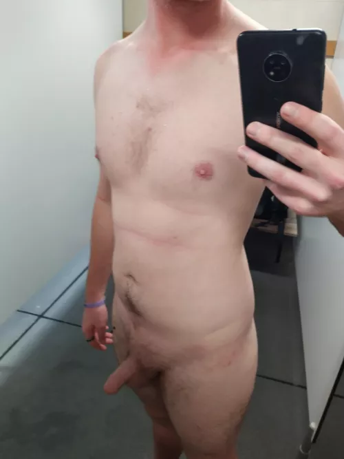 (m) in need of a confidence boost after getting dumped by IWantPetitePussy