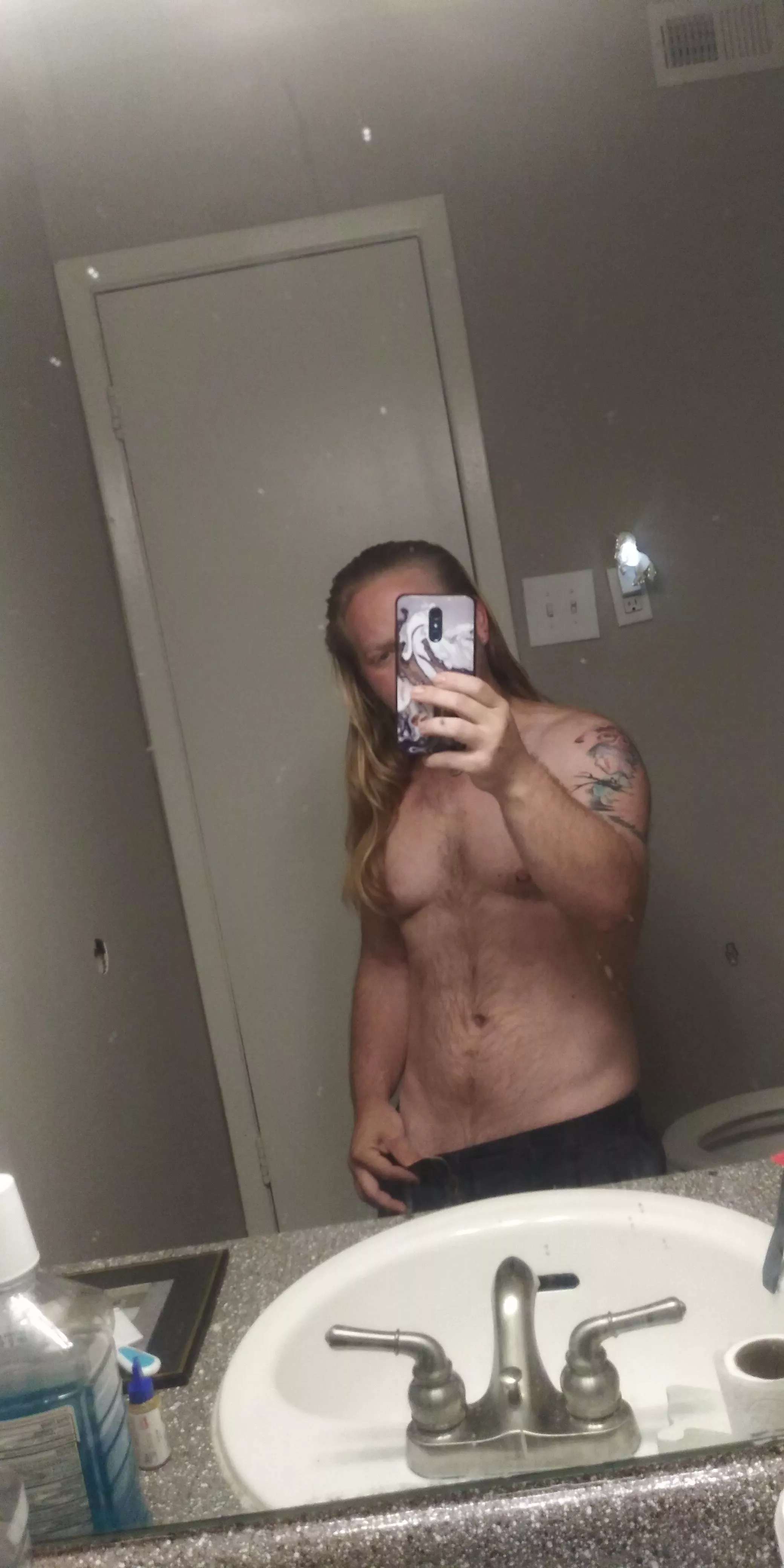 [M] Morning selfie before work posted by Mereku92