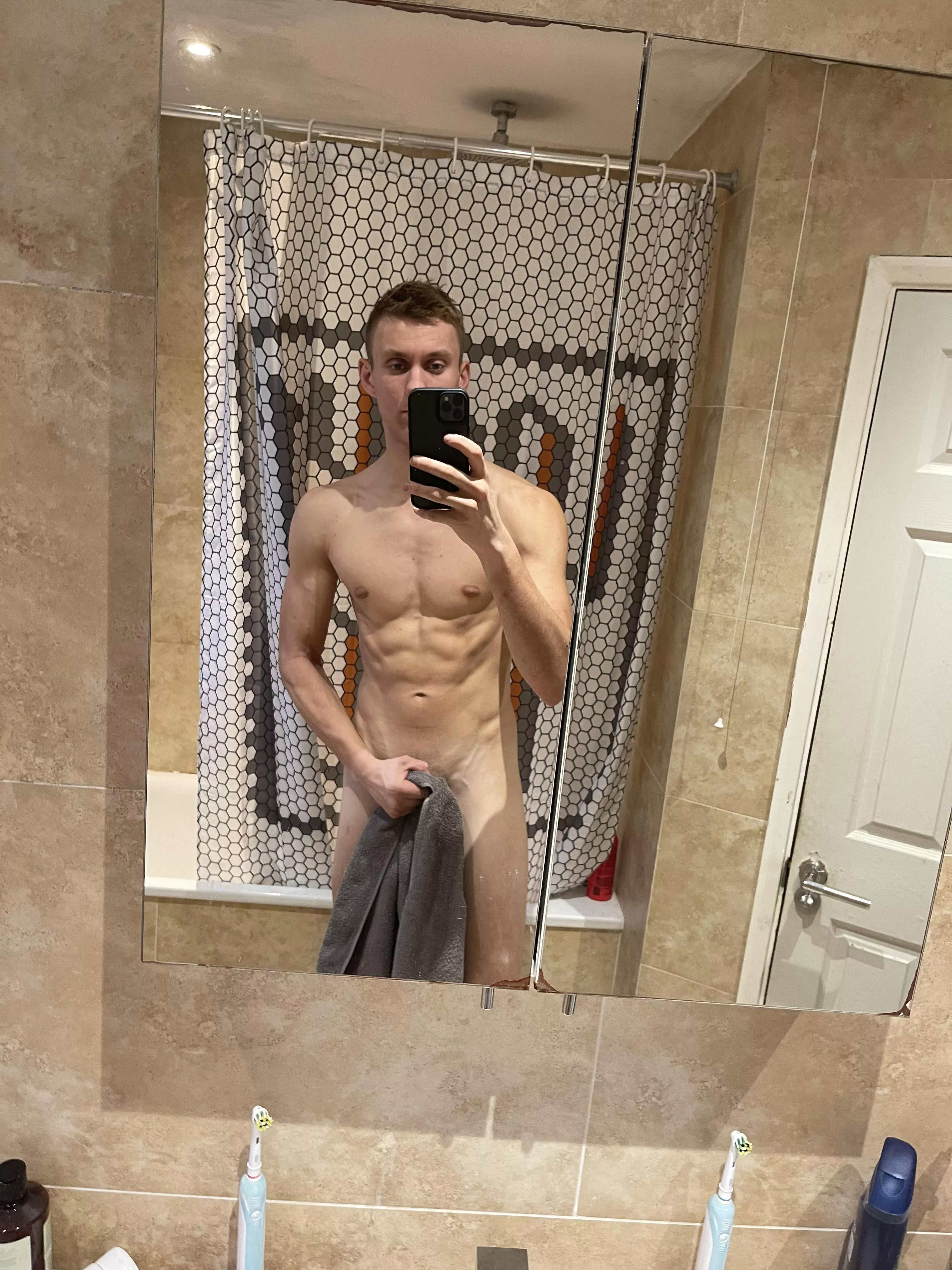 [M] not gonna lie, I’m kinda horny😈 posted by MaxDavis97