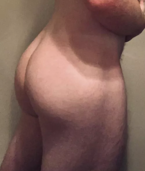 M20, what do you think of my straight curious ass?🤔 by _dawgiestyle_