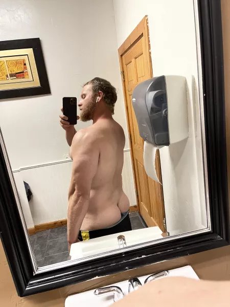 M32 post gym selfies 😊 by Jax-Experiences