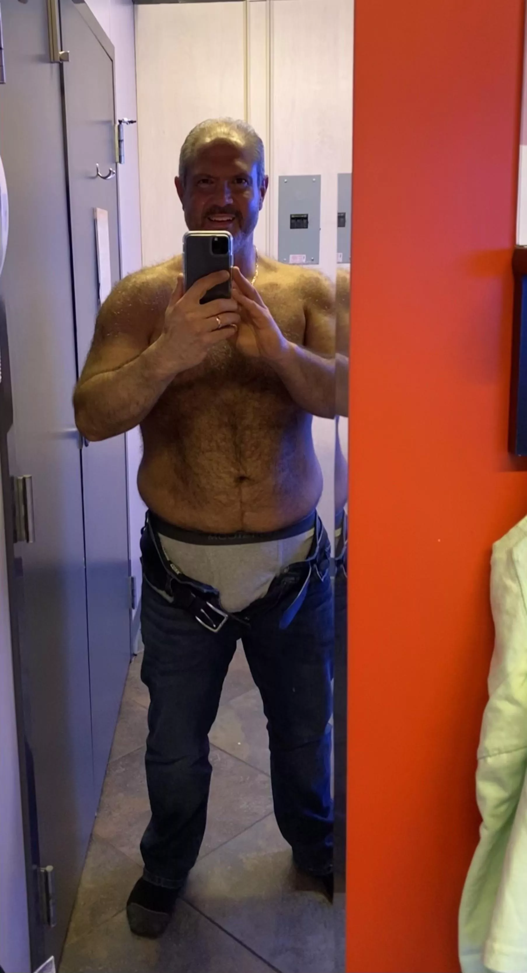 (M)44 just doing sexy dad shit!! posted by Jim0619