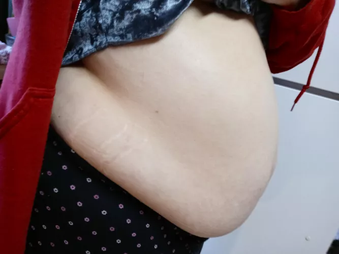 Mac n cheese is so filling, I may have to grab some more 🐮😊 by Puzzleheaded-Try5547