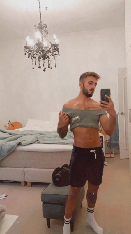 Made a crop top lol by lauricandre11