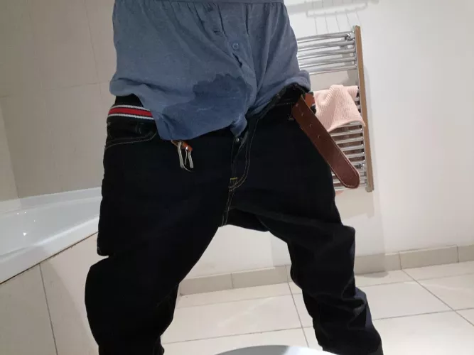 made a mess in my pants ;) by hornyygayyboyy