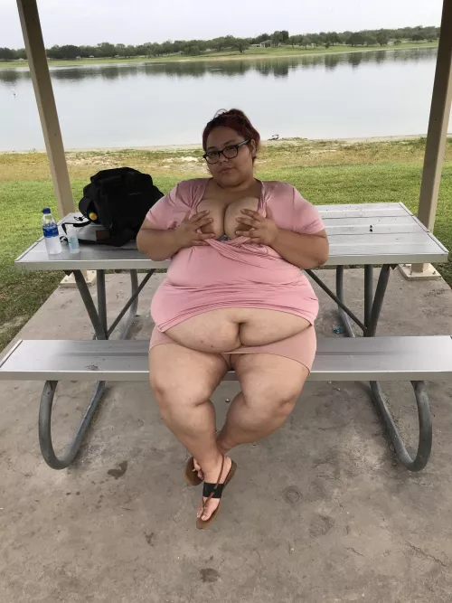 Made a snacking video… who’s interested in getting the custom? Message me. 💞💞 by Marii202