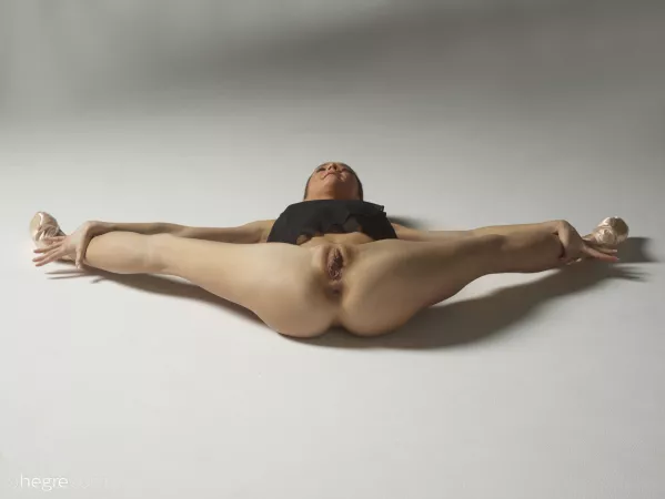 Magdalena - Erotic Ballet by novamr