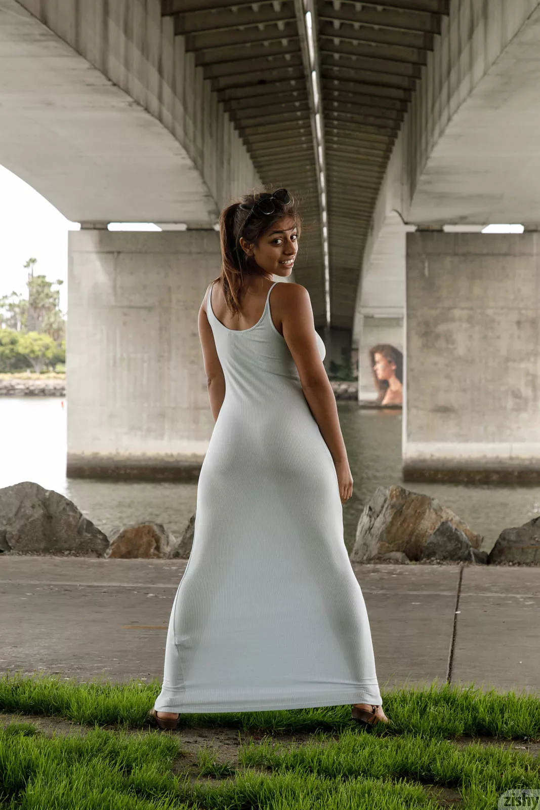 magnificent Ella shooting in public for Zishy! posted by Zottoli_