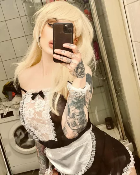 maid day selfie📸🔥 by Holliesmokes