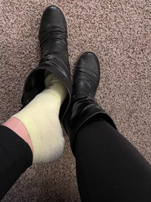 Mailing them out today. 3 days worn. DM me for a chance to buy a pair. Can't copy high quality😇 by PPS-sales