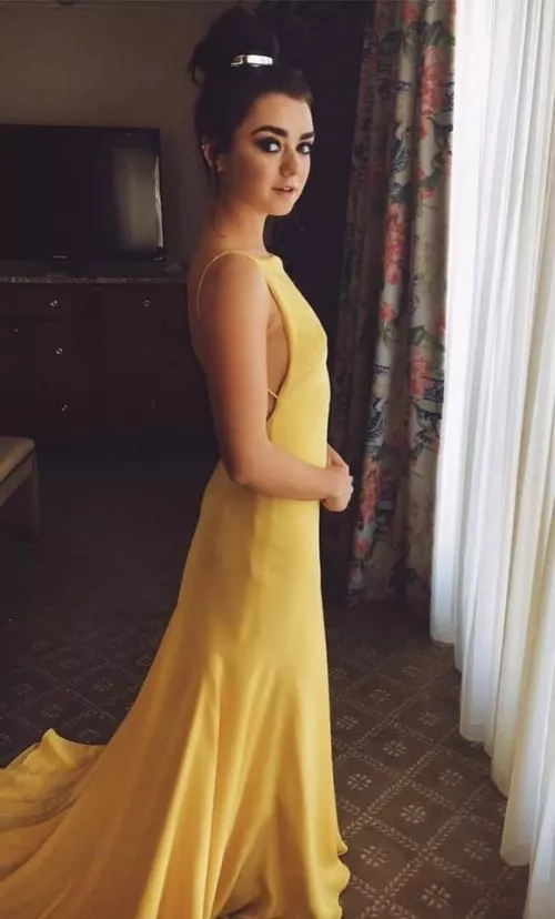 Maisie Williams by NotRealOpinions