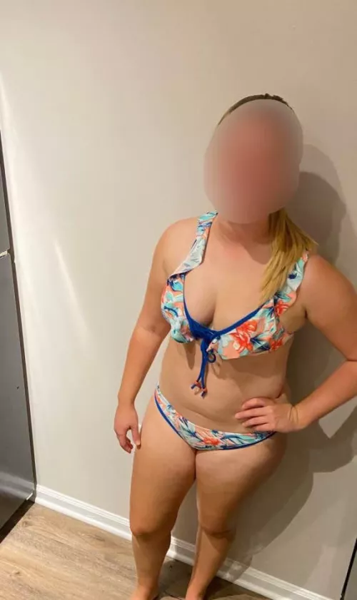 Make her your screensaver and send it to (averagehusband) by Flyingbull23