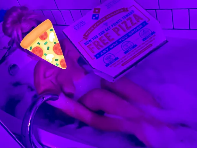 Make me 😂 , get me wet💦, feed my inner fat girl🍕 by wokenpoke