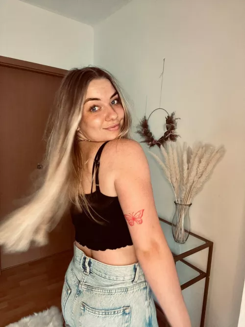 Make me more happy… by Tia_za